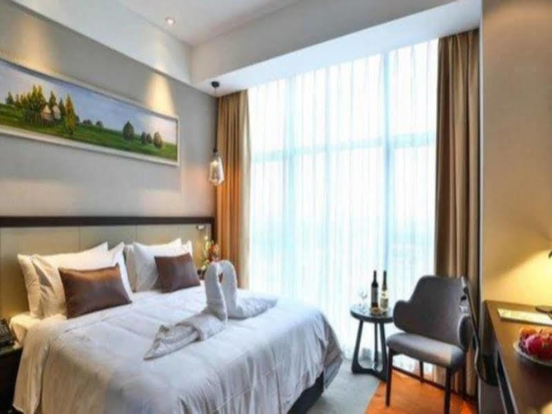 Ramada Encore Guanghan Exteriör bild